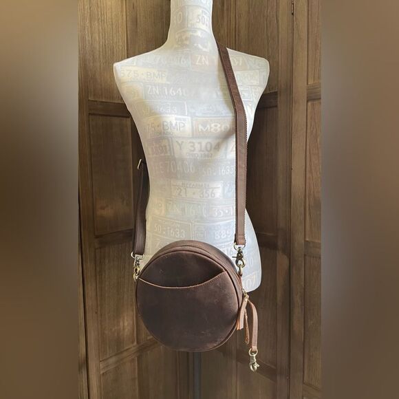 EUC. S-Zone Leather Trendy Circle Crossbody Bag. - Picture 8 of 11